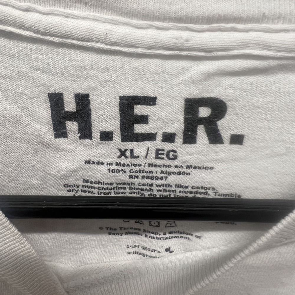 H.E.R. Graphic T-Shirt Size XL Women White Short Sleeve R&B Artist Music Tee - Picture 2 of 8